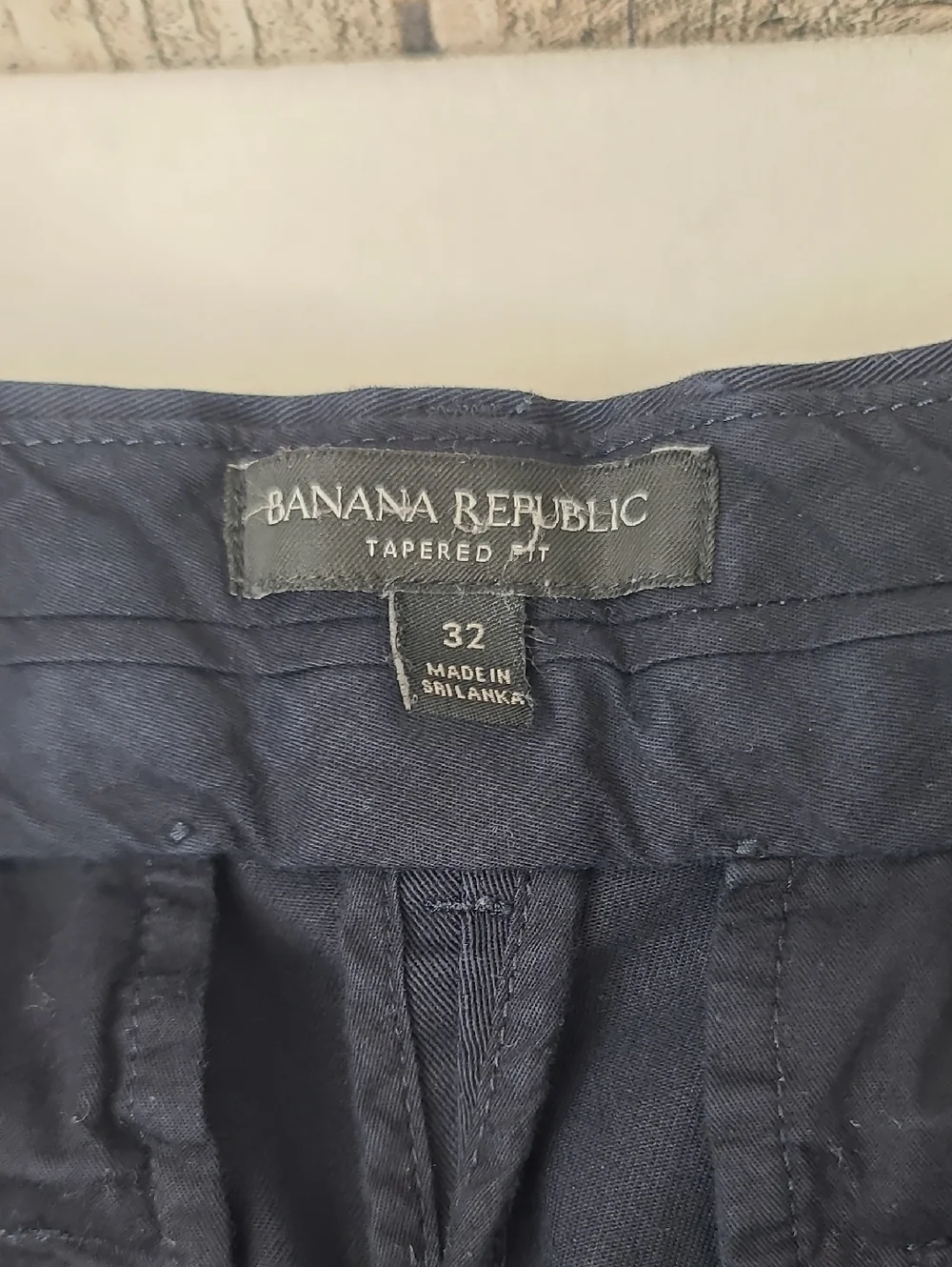 Banana Republic Men's Hi-Rise Tapered Leg Pleated Front Trouser Pant in Navy